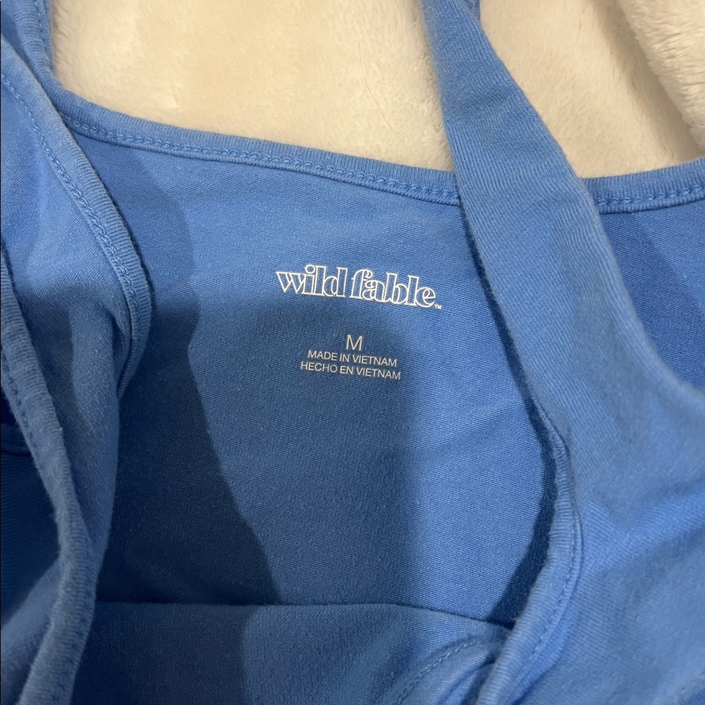 Wild fable crop tank - Picture 2 of 3